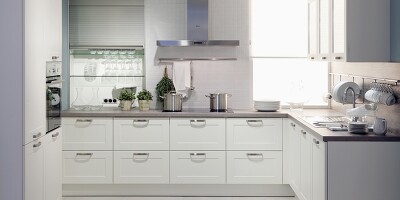 Das Bild der Küche vergrößert sich bei Drauf-Klick!